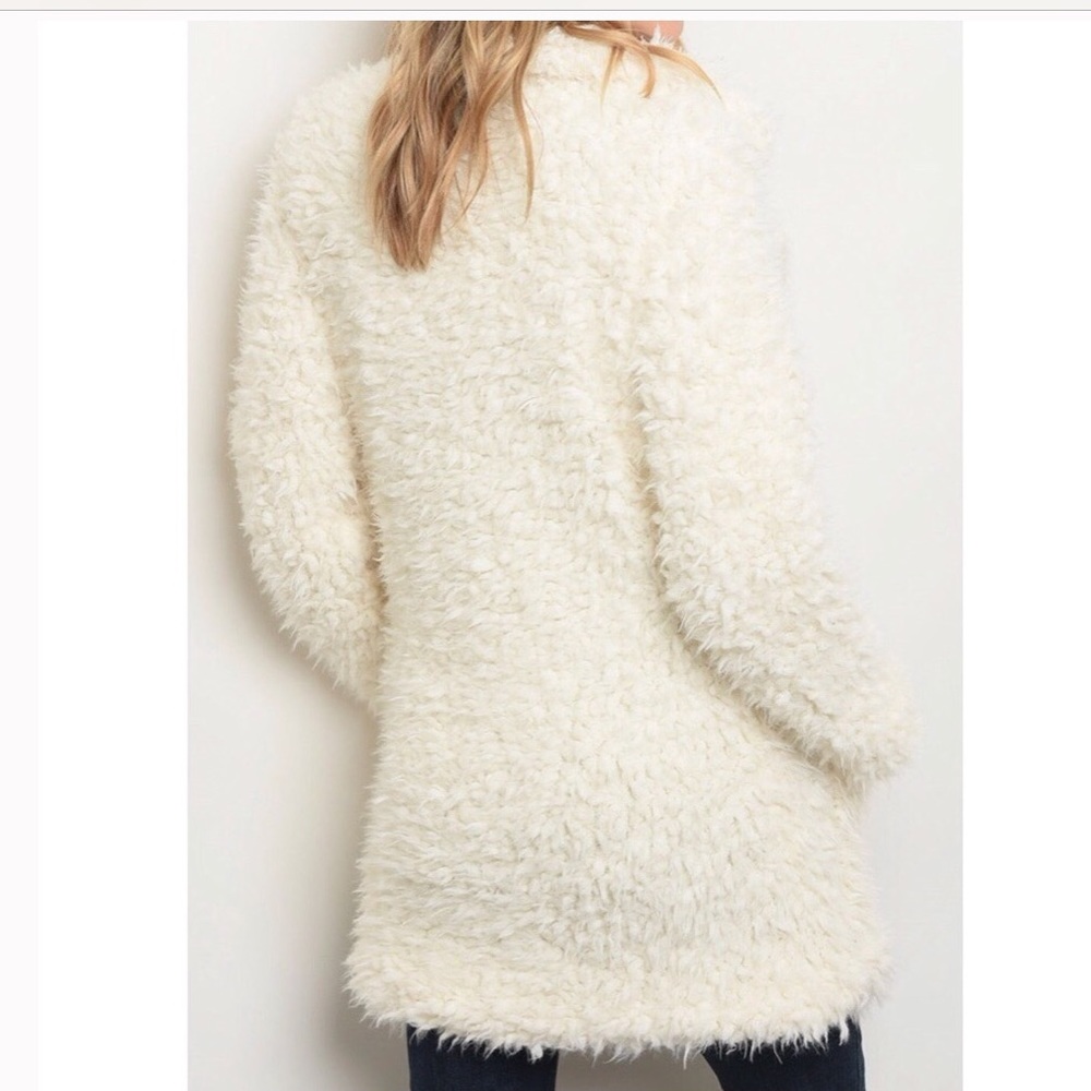 🍁LAST ONE‼️Ivory Shaggy Faux Teddy Bear Fur Coat - Picture 7 of 8